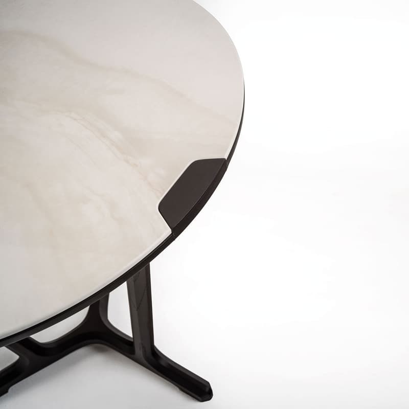 Arja Dining Table by Frigerio