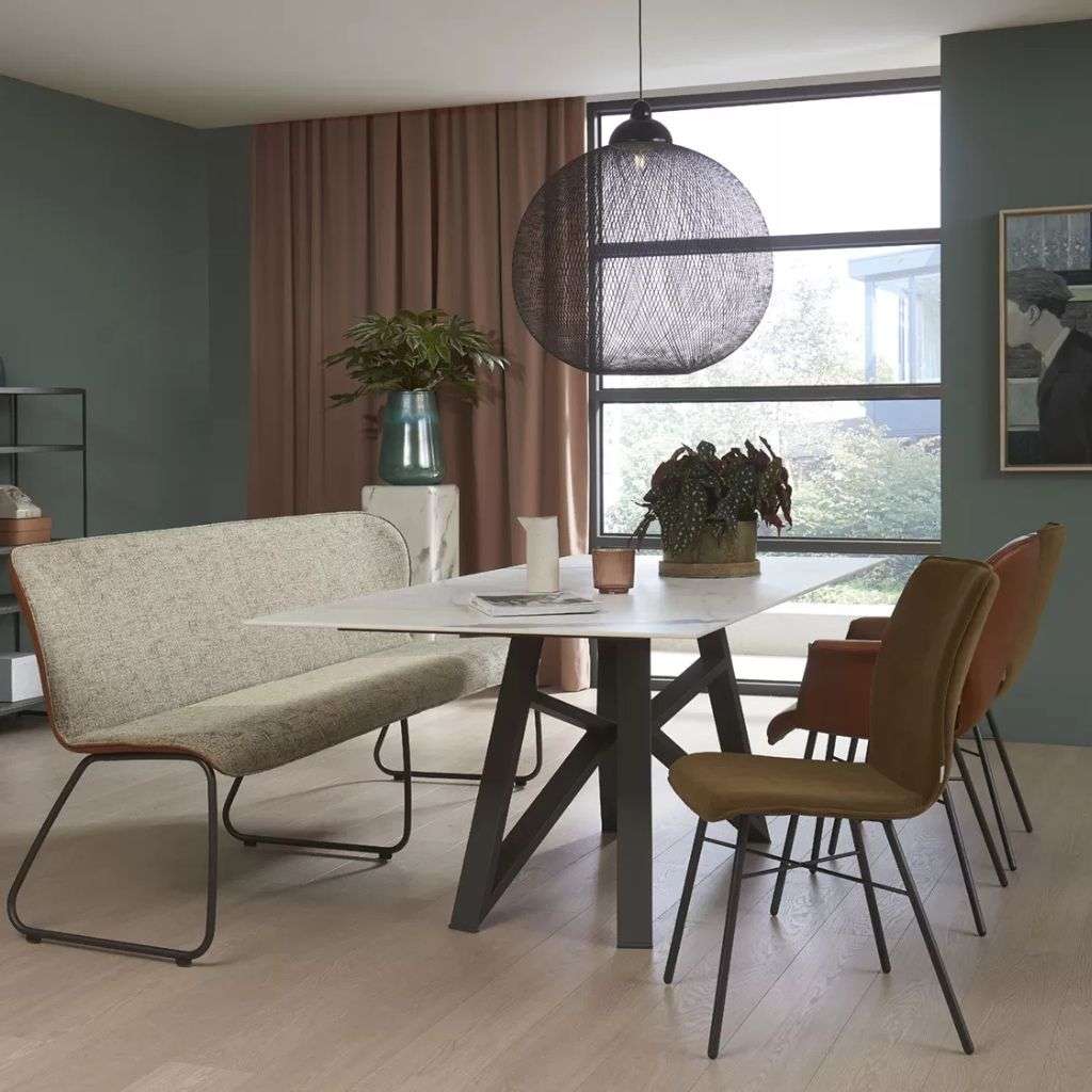 Outdoor dining set with Bert Plantagie chairs and minimalist table design