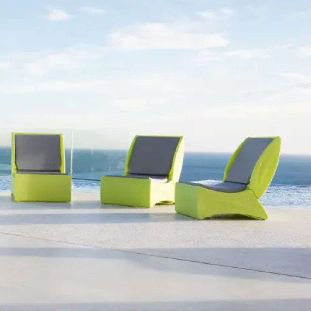 Fama’s sleek outdoor seating set designed for modern patio relaxation.