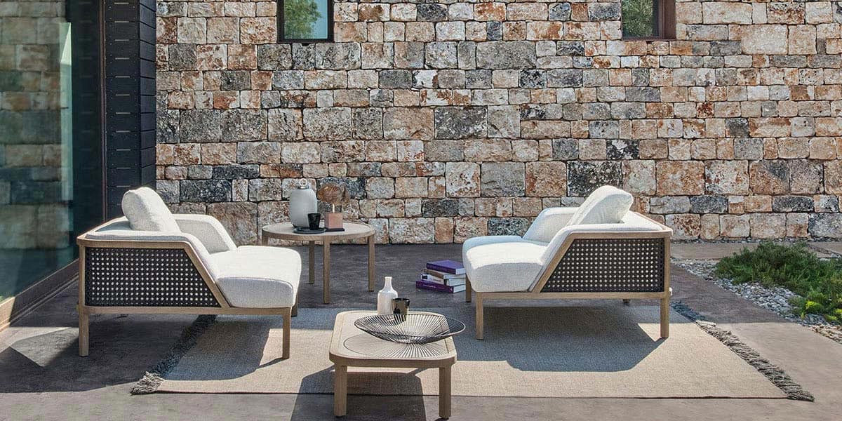 FCI London outdoor coffee table picks: elegant, durable centrepiece for garden lounging.