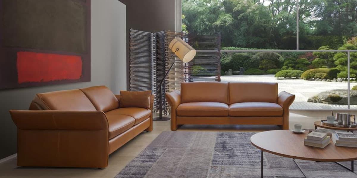 FCI London Naustro Italia leather sofa with refined stitching and supportive comfort.