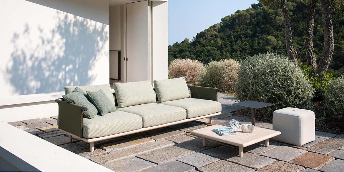 FCI London Eden by Roda outdoor dining set: sleek design for alfresco meals.