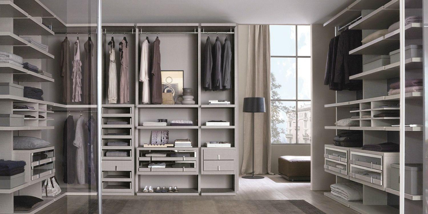 What is a good size for a walk-in wardrobe?