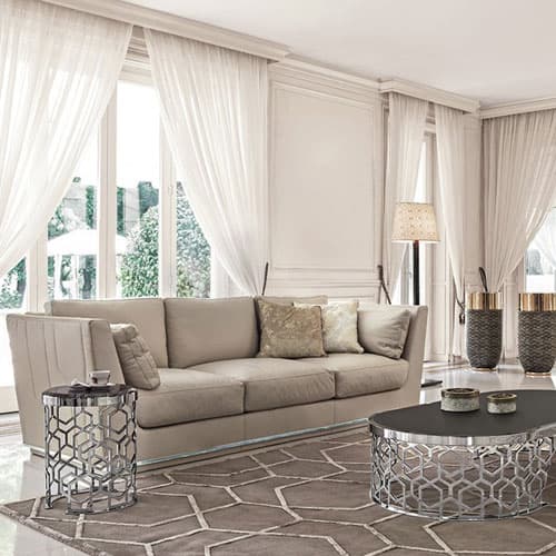 Do Leather Sofas Need Throw Pillows?