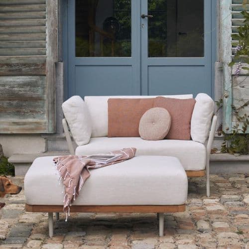 What Are the Best Sofa Fabrics for Families With Cats and Dogs?