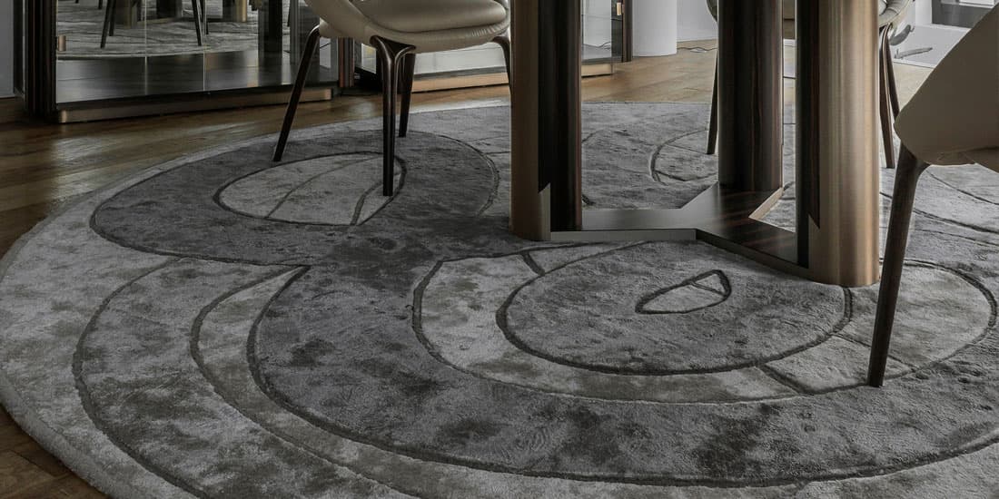 Contemporary Barlington Rug by Smania, offering a plush texture and timeless style.