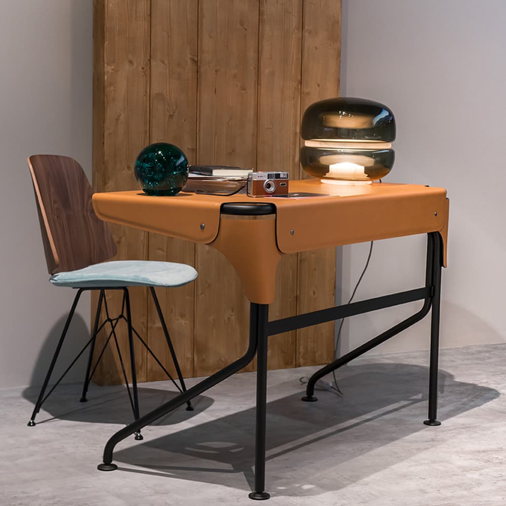 Tucano Desk by FCI London