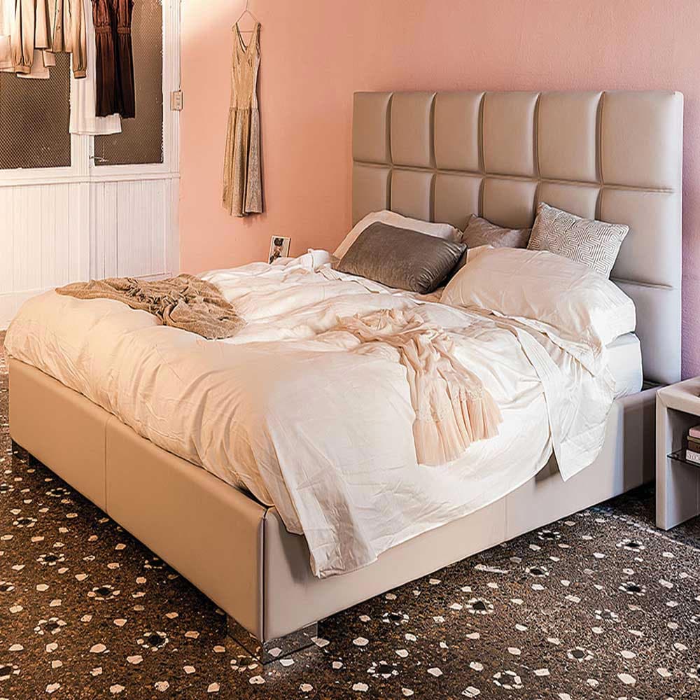 Close-up view of the William bed by Cattelan Italia showcasing its luxury craftsmanship.