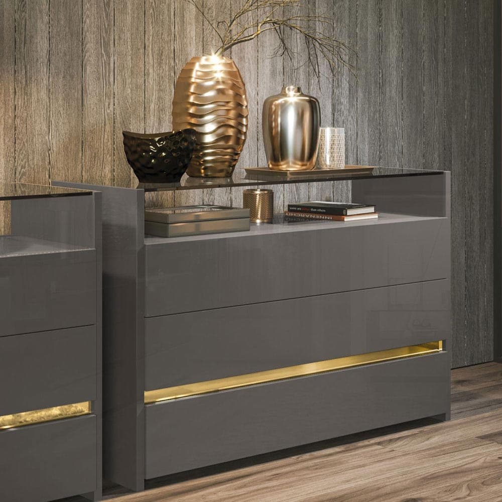 Kugha Chest of Drawer by Evanista