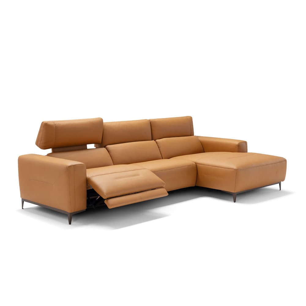 Berte Recliner by Naustro Fiera Collection