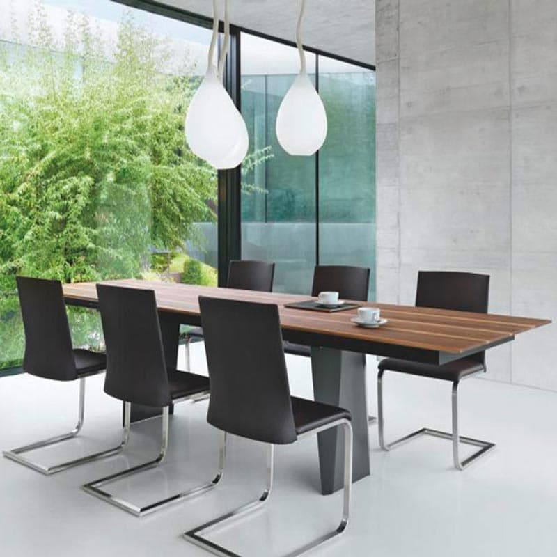 Bela Table by Girsberger