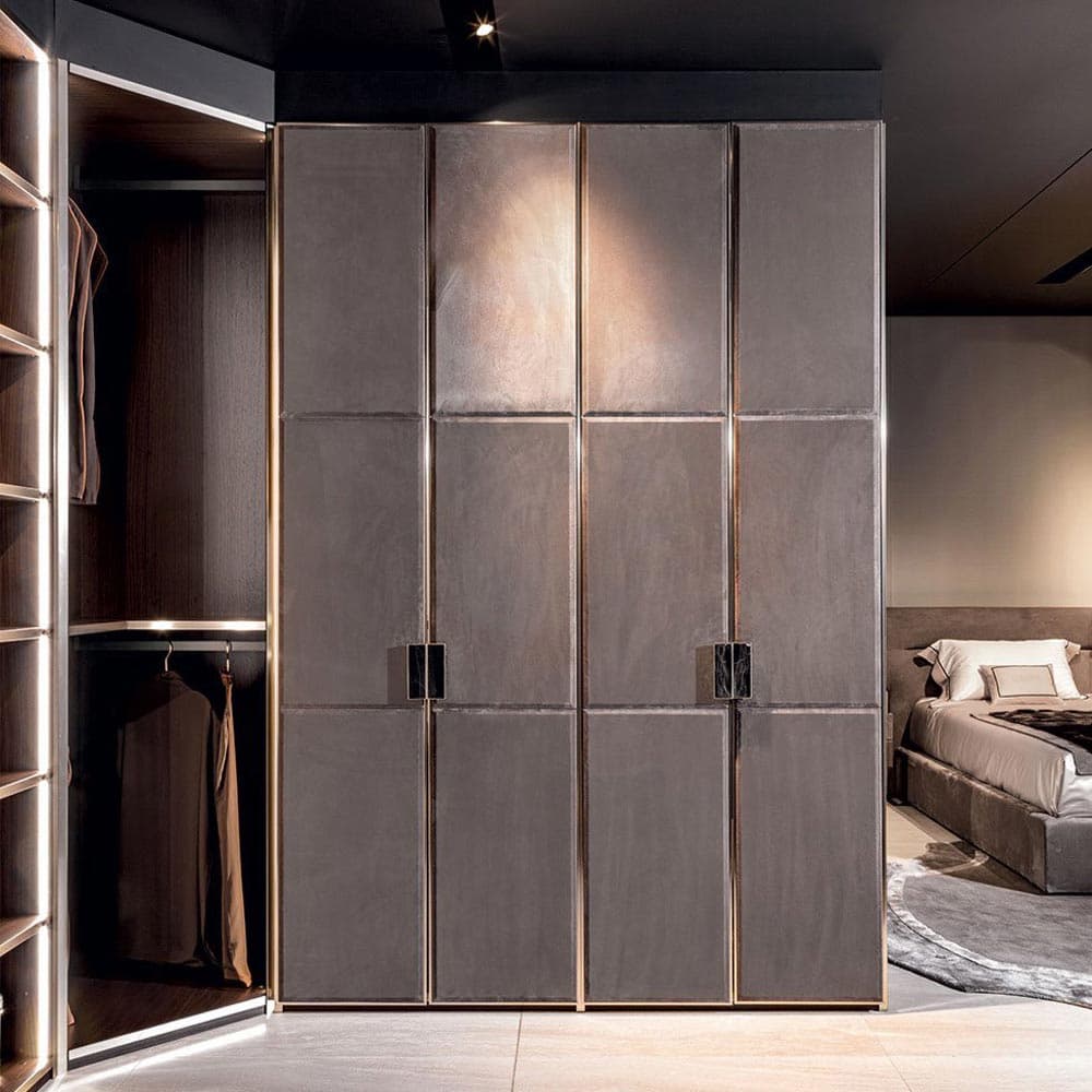 Atelier Walk In Closet by Longhi
