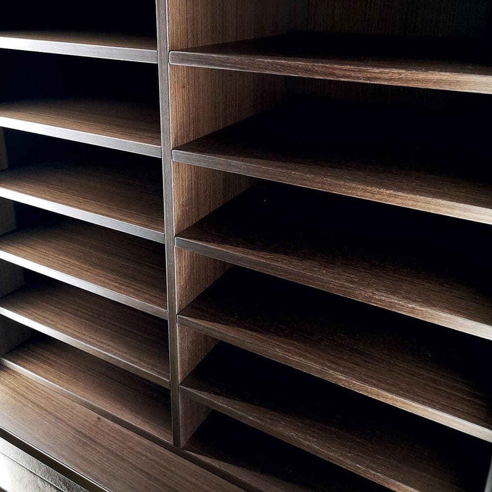 Atelier Walk In Closet by Longhi