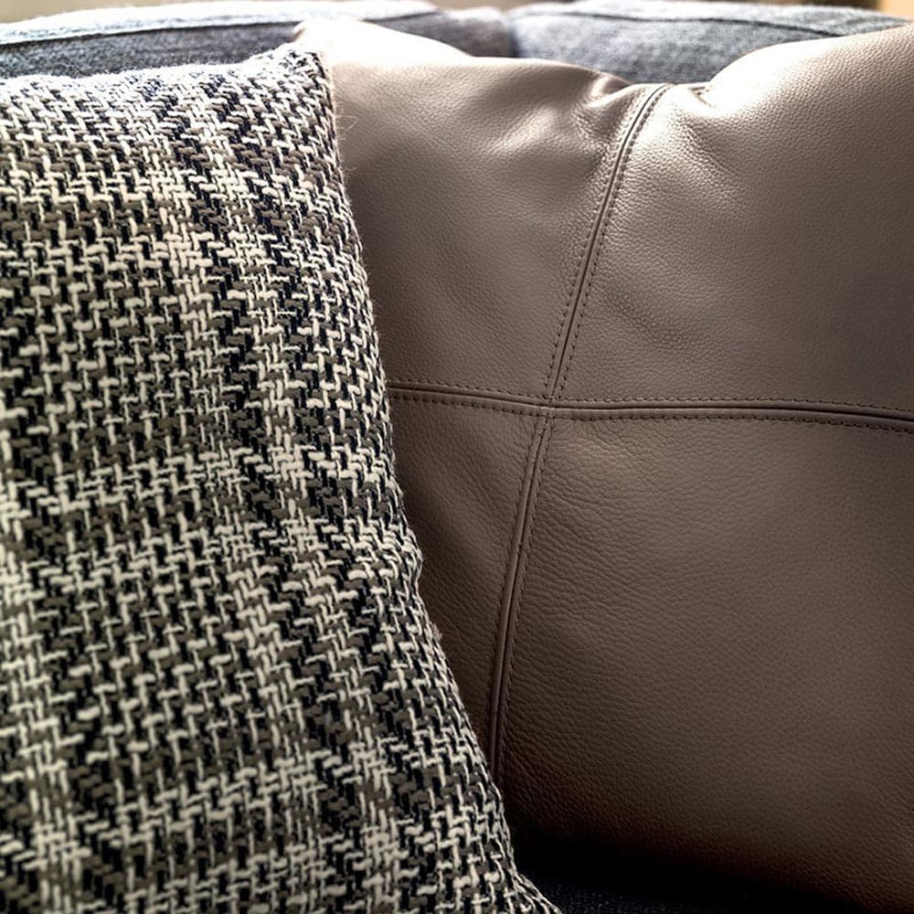 Cohen Sofa by Longhi