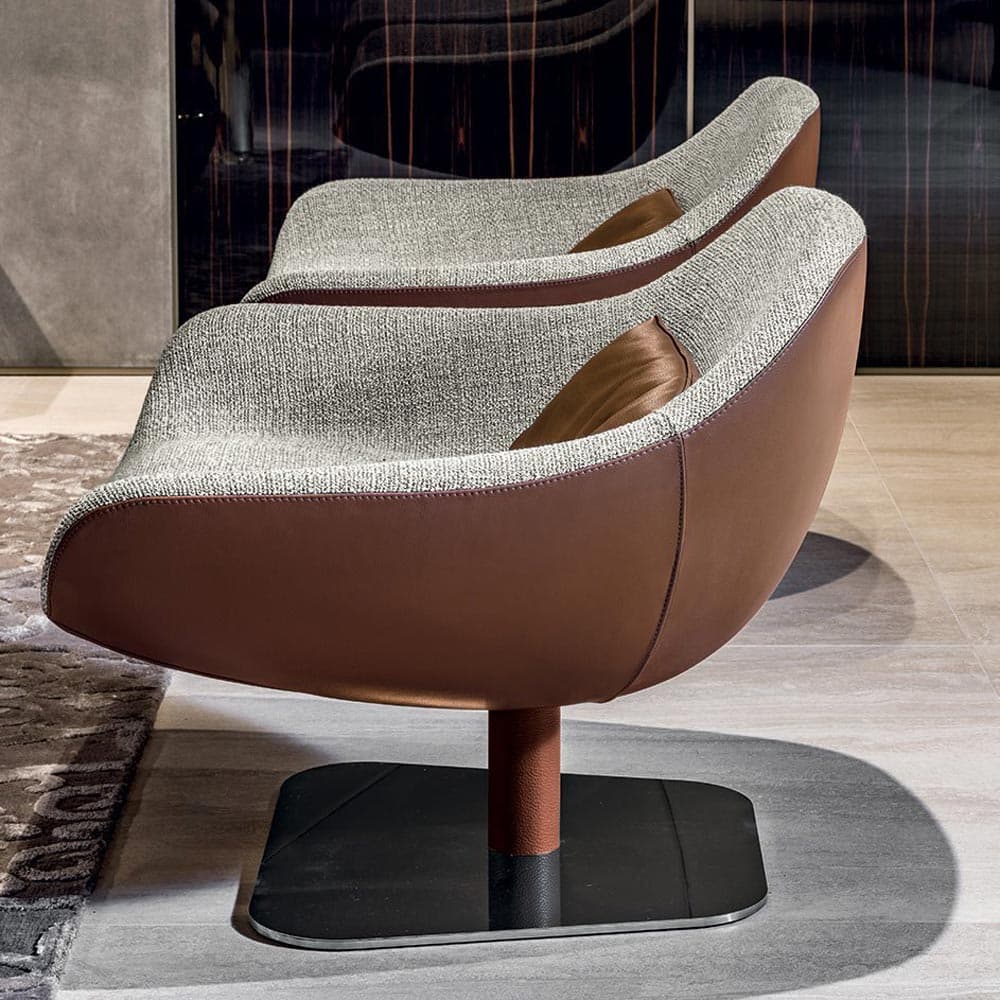 Meredith Lounger by Longhi