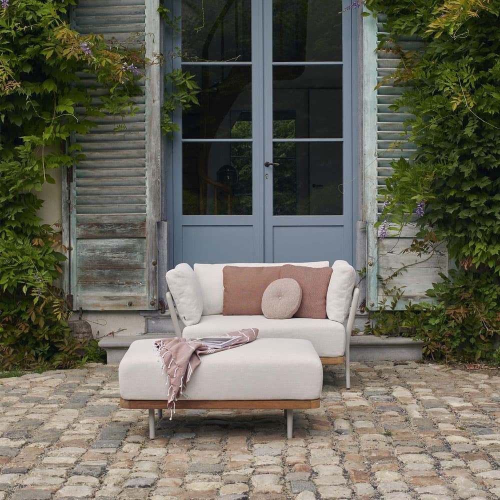 Flows Outdoor Lounge By FCI London