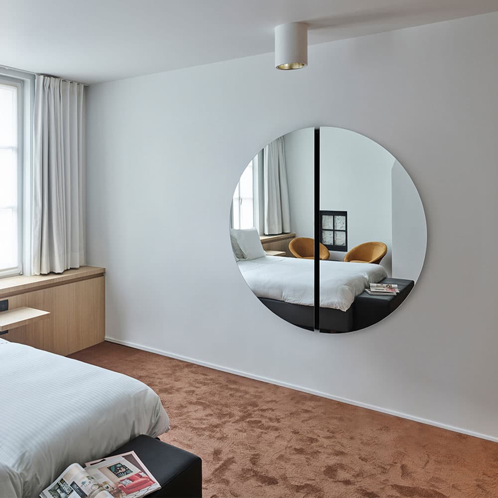 Luna Black Round M Mirror By FCI London