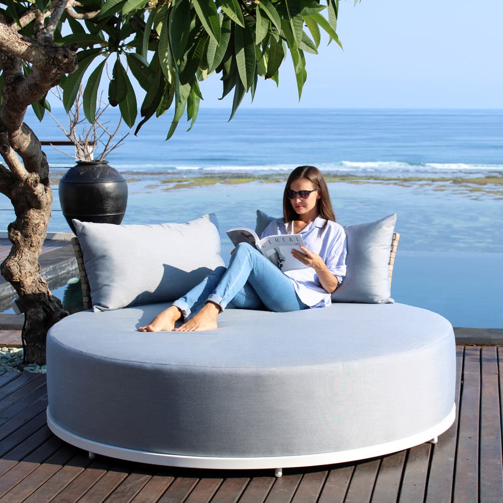 Windsor Daybed by Skyline Design