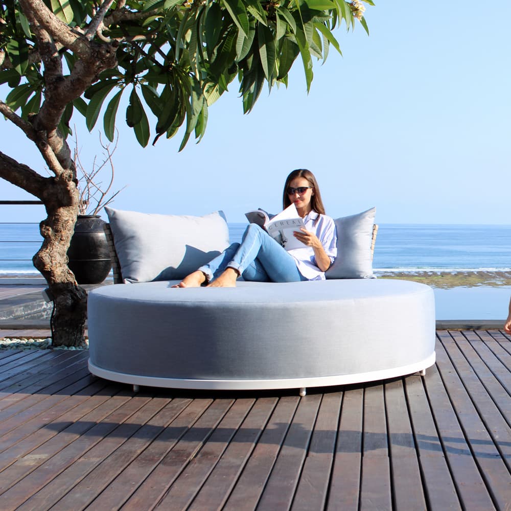 Windsor Daybed by Skyline Design