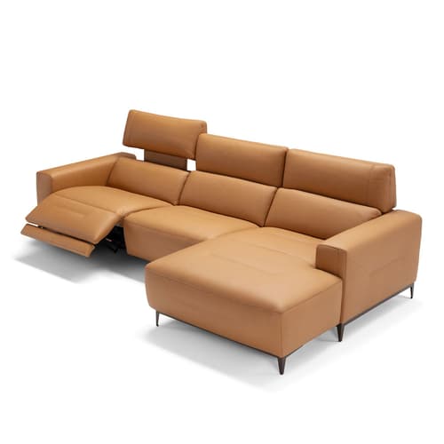Berte Recliner by Naustro Fiera Collection