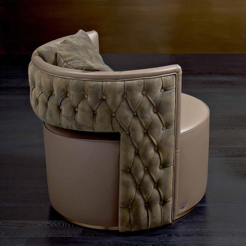 Giotto Armchair by Rugiano
