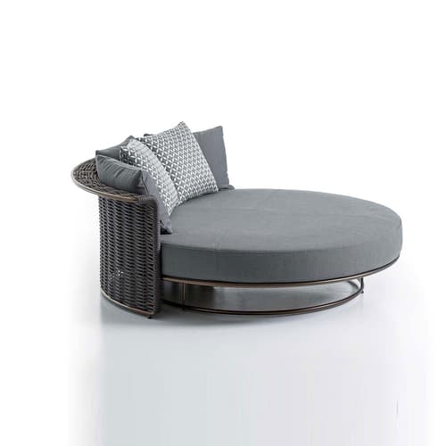 Marina Round Daybed by Rugiano