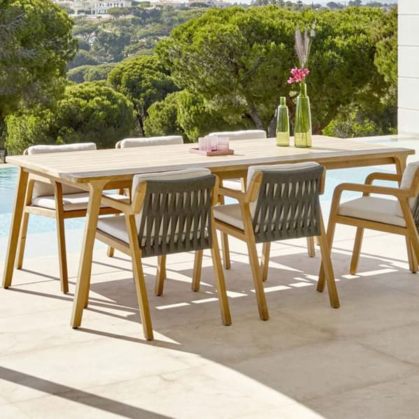 Flexx 6-seat outdoor dining table by Skyline Design with powder-coated aluminium frame