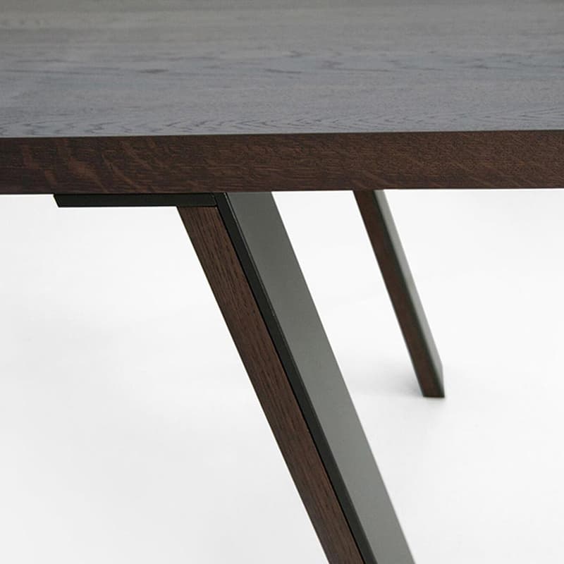 E-Klipse 002 Dining Table by Altitude