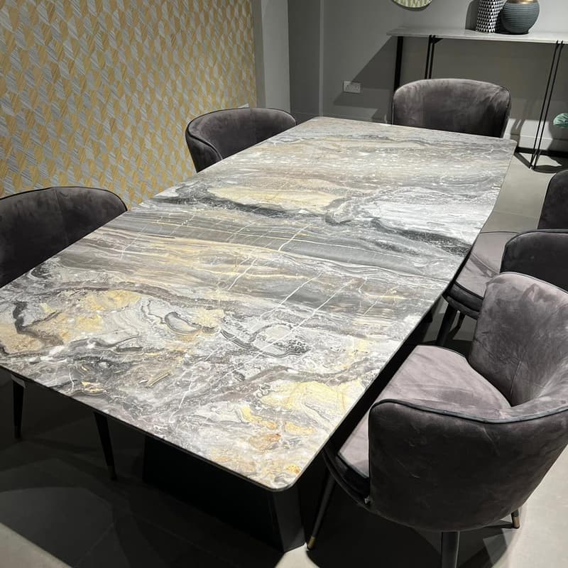 Fontana Extending Dining Table by Draenert | FCI Clearance