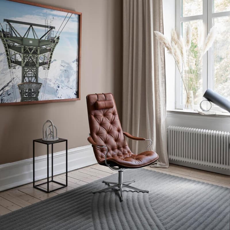 Bravo Swivel Chair by Naustro Unwind