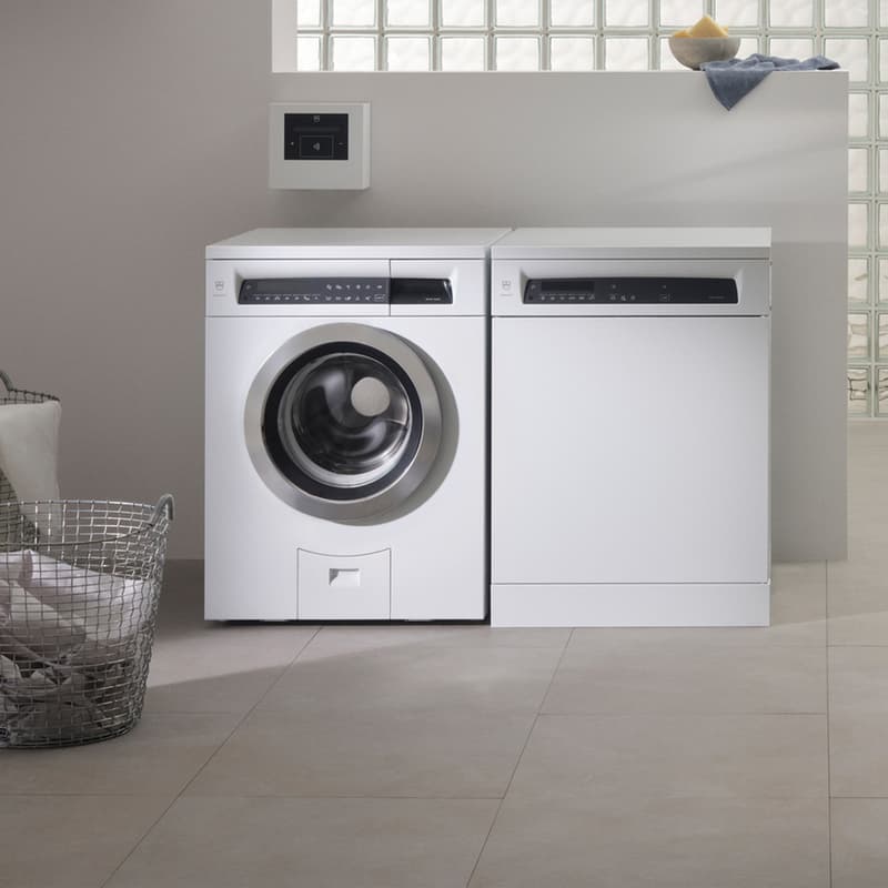 Unimatic Wash V2000 Washing Machine | by FCI London