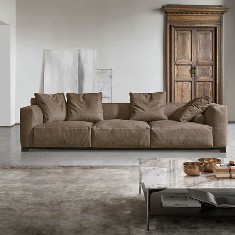 Tailor Sofa by Alivar