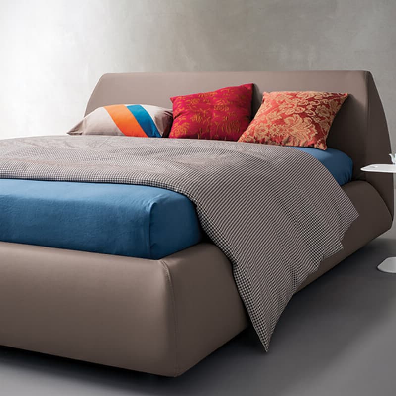 Nova Double Bed by Dallagnese