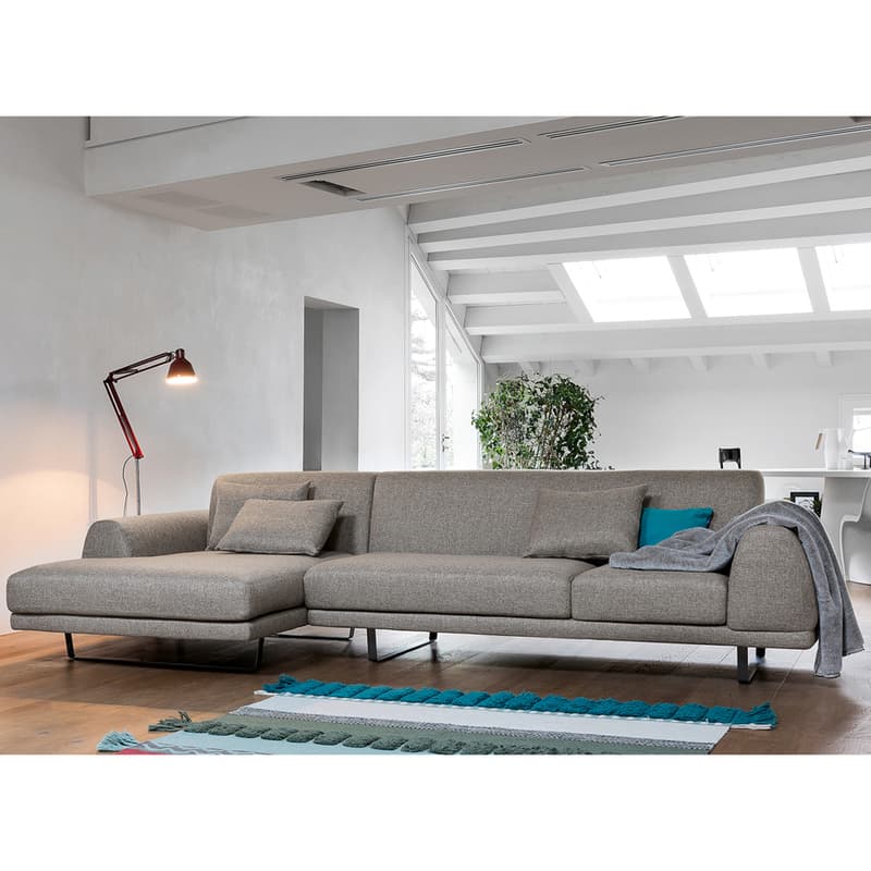 Portland Sofa by Dallagnese