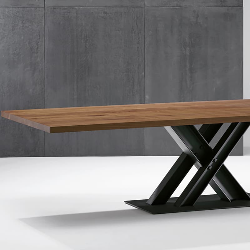 Victor Dining Table by Draenert
