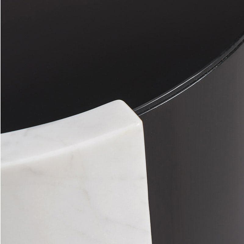Marble Side Table by Duquesa &Malvada