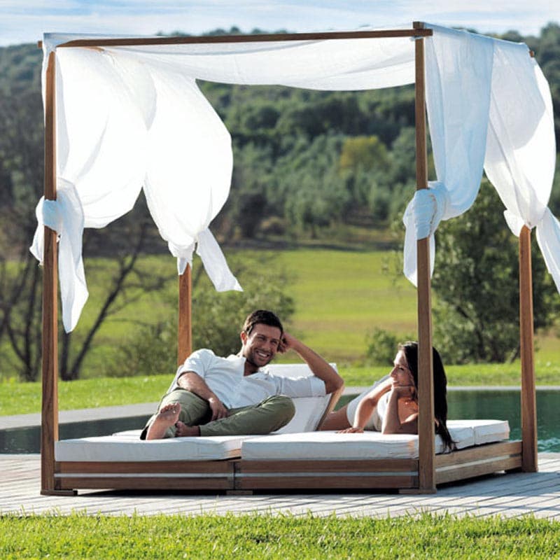 Essence Daybed by Ethimo