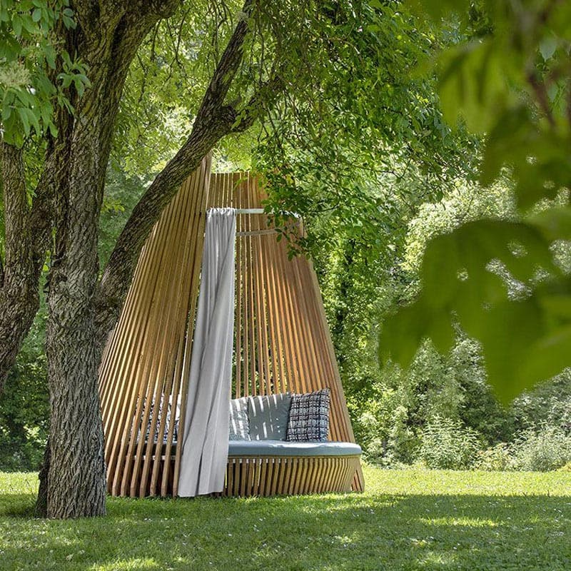 Hut Daybed by Ethimo