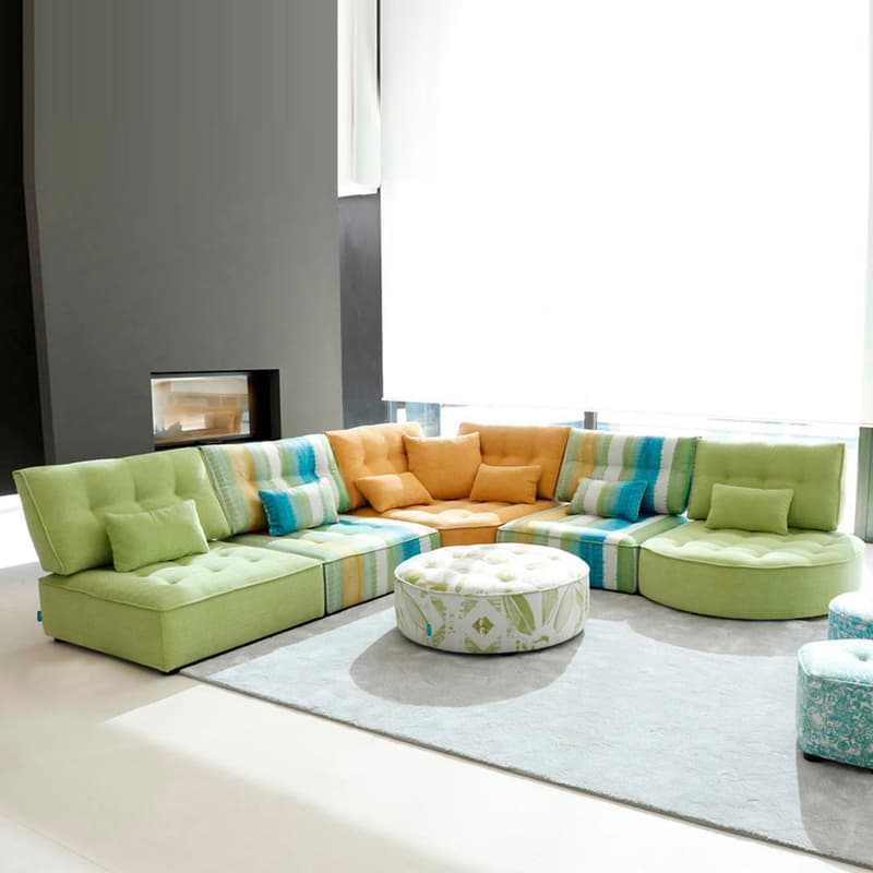 Arianne Love Sofa by Fama