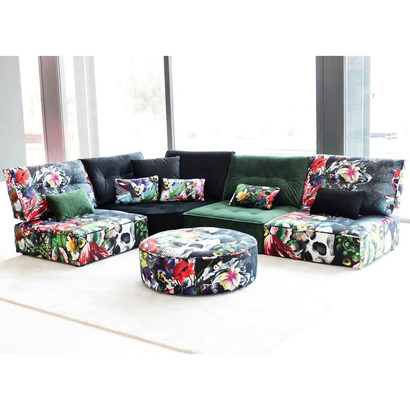 Arianne Love Sofa by Fama