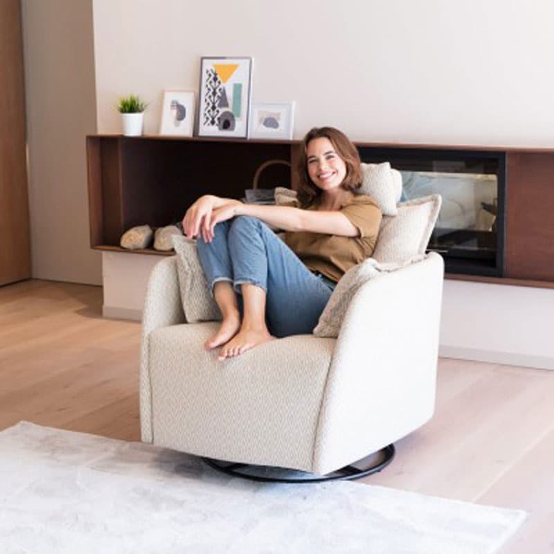 Nadia Recliner by Fama