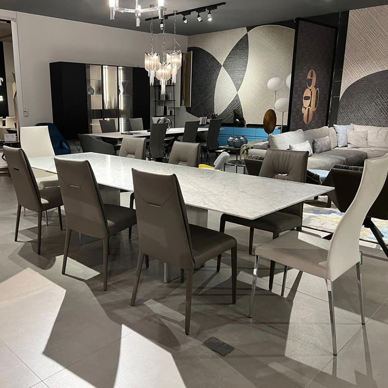 Atlas Dining Table by Draenert | FCI Clearance