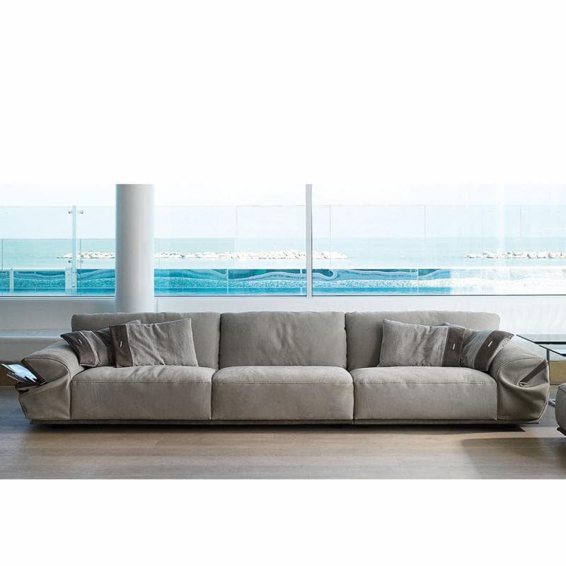 Limousine Sofa by Gamma and Dandy