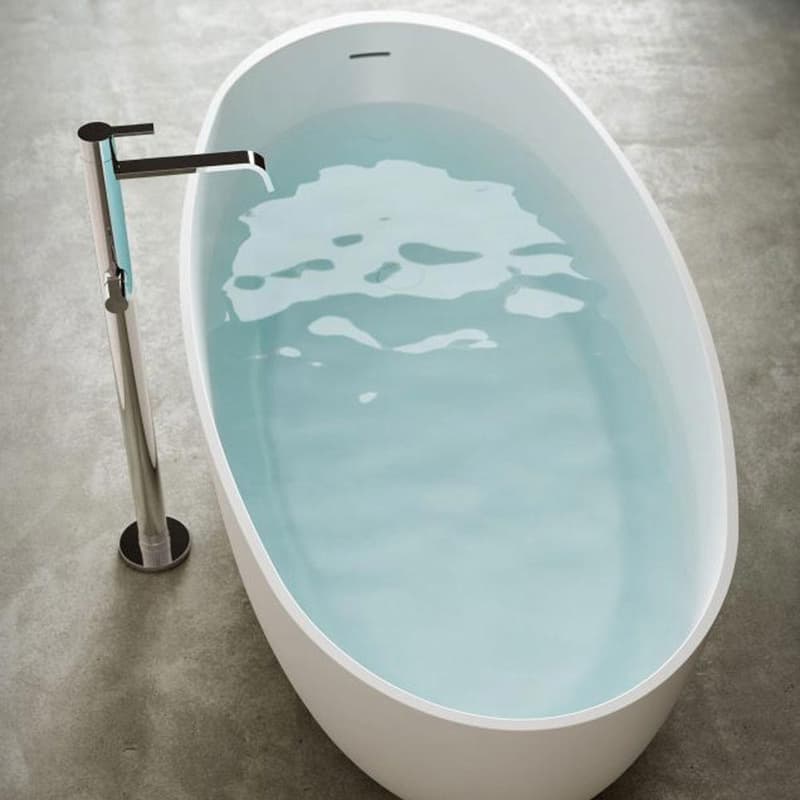 Round Bathtub by Idea Group