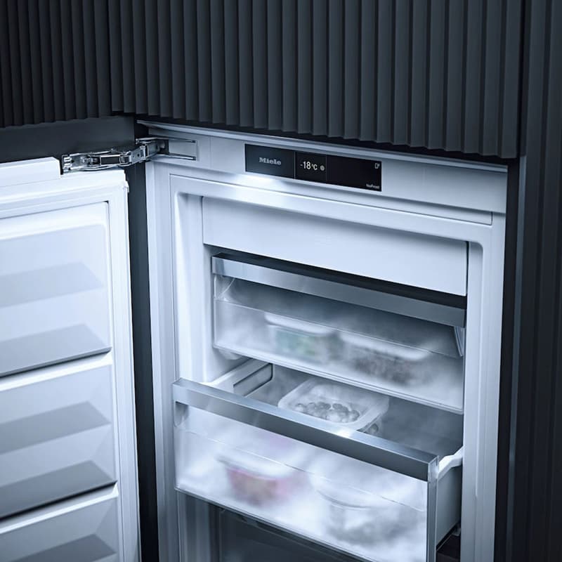 Fns 7794 E Built-In Fridge & Freezer by Miele