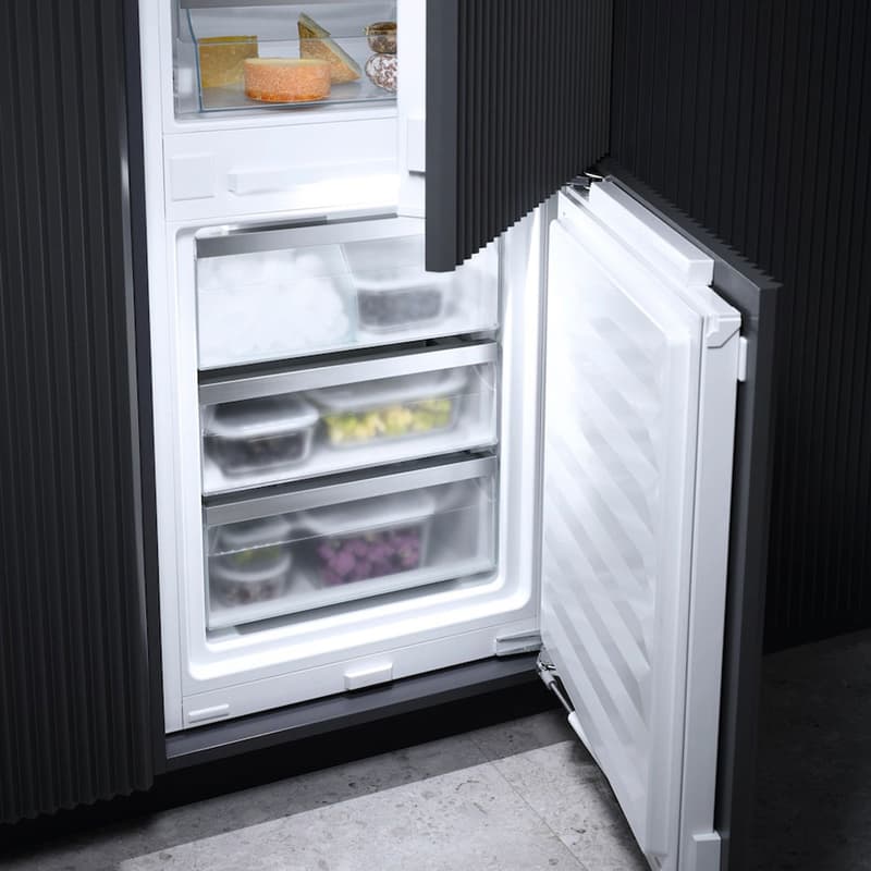 Kfn 7795 D Built-In Fridge & Freezer by Miele