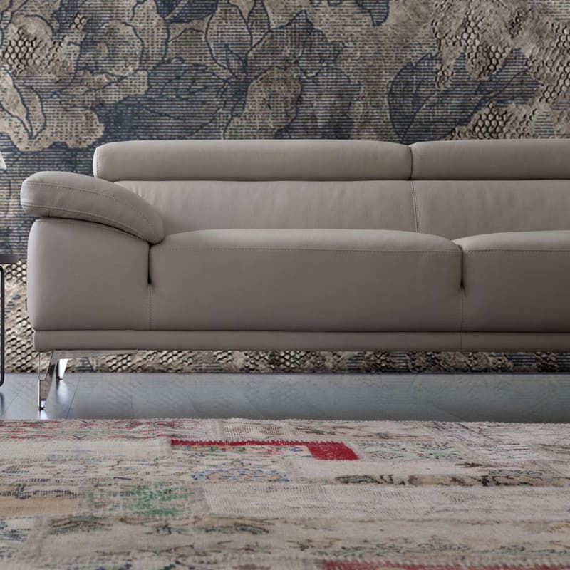 Savona Sofa by Milano Collection By Naustro Italia