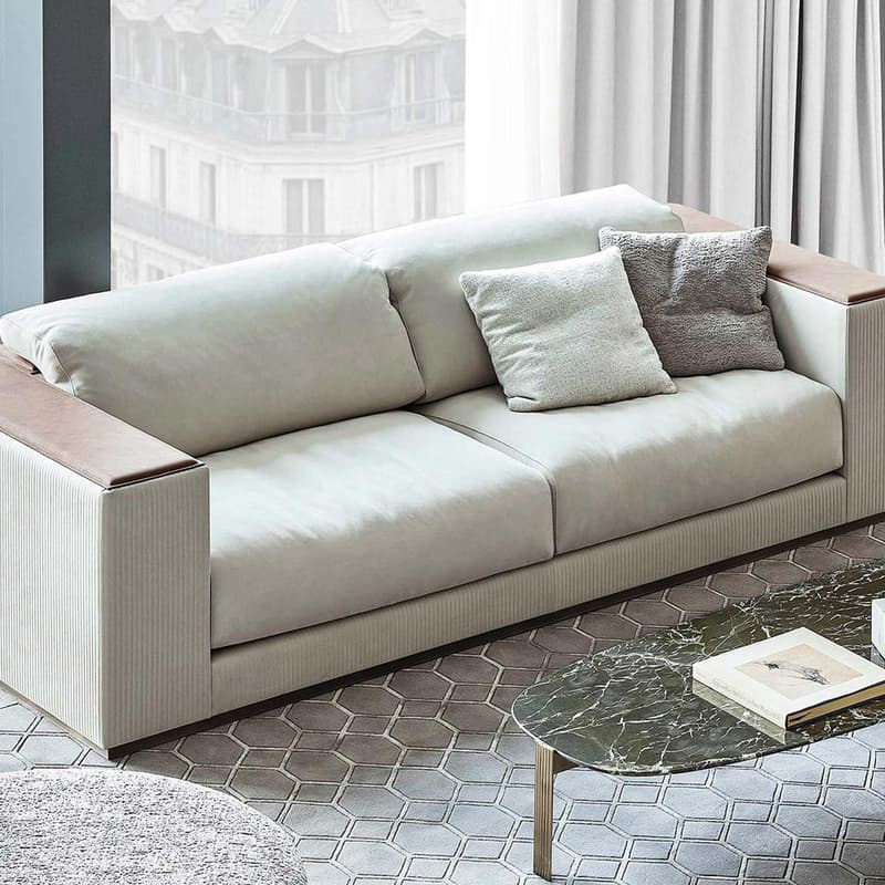 Vogue Sofa by Rugiano