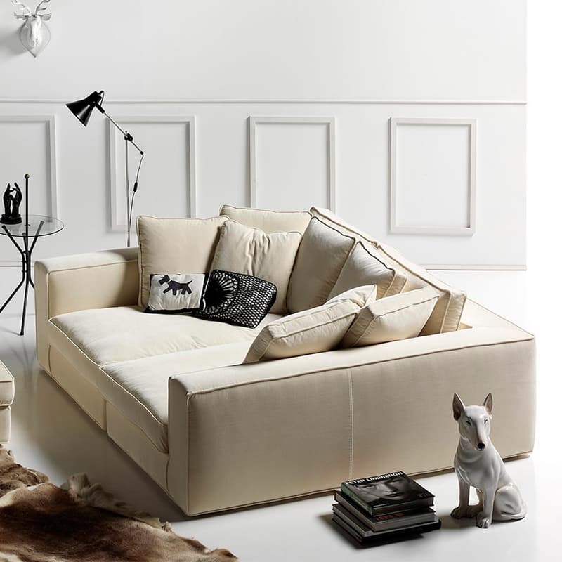 Manhattan Sofa by Silvano Luxury