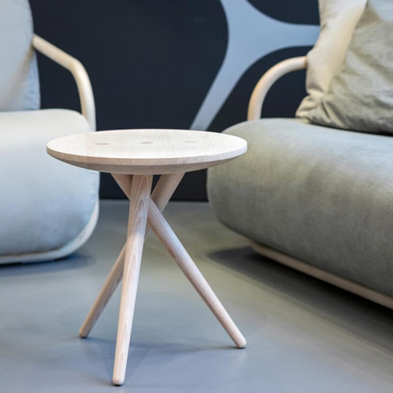1025 Side Table by Thonet